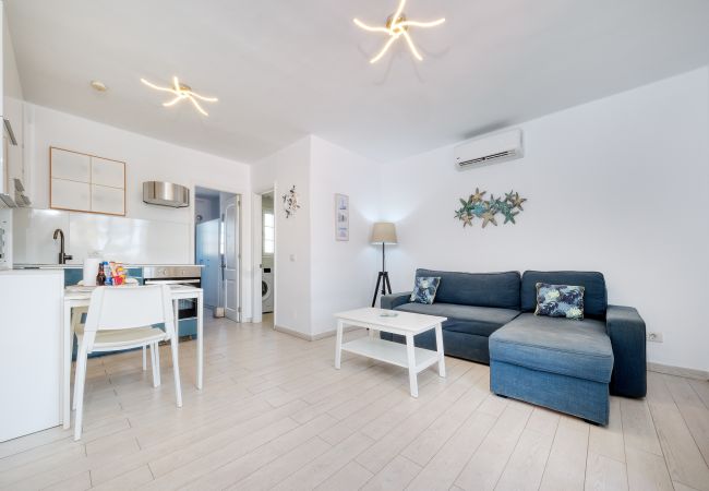 House in Puerto del Carmen - Vela Azul POOL & TENNIS - free AC &Good WIFI- Smart TV House in Puerto del Carmen - Vela Azul POOL & TENNIS - free AC &Good WIFI- Smart TV