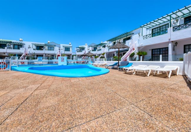 House in Puerto del Carmen - Vela Azul POOL & TENNIS - free AC &Good WIFI- Smart TV House in Puerto del Carmen - Vela Azul POOL & TENNIS - free AC &Good WIFI- Smart TV