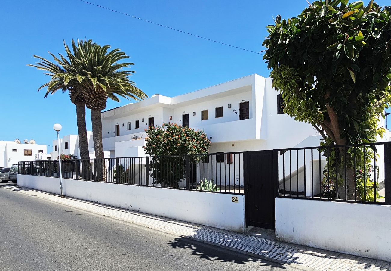 House in Puerto del Carmen - Happy Beach Home - Shared pool By LVH
