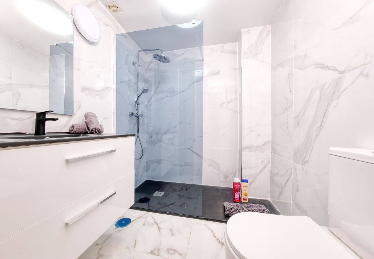 House in Puerto del Carmen - Happy Beach Home - Shared pool By LVH