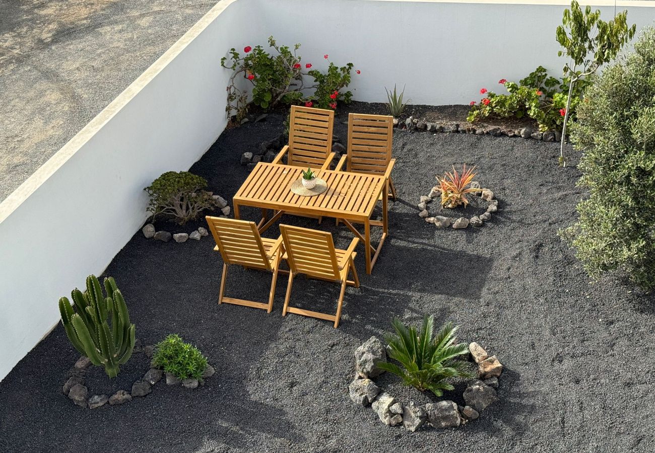 House in Tinajo - NoPasaNada: apartmento privado el Hierro, vistas al jardín