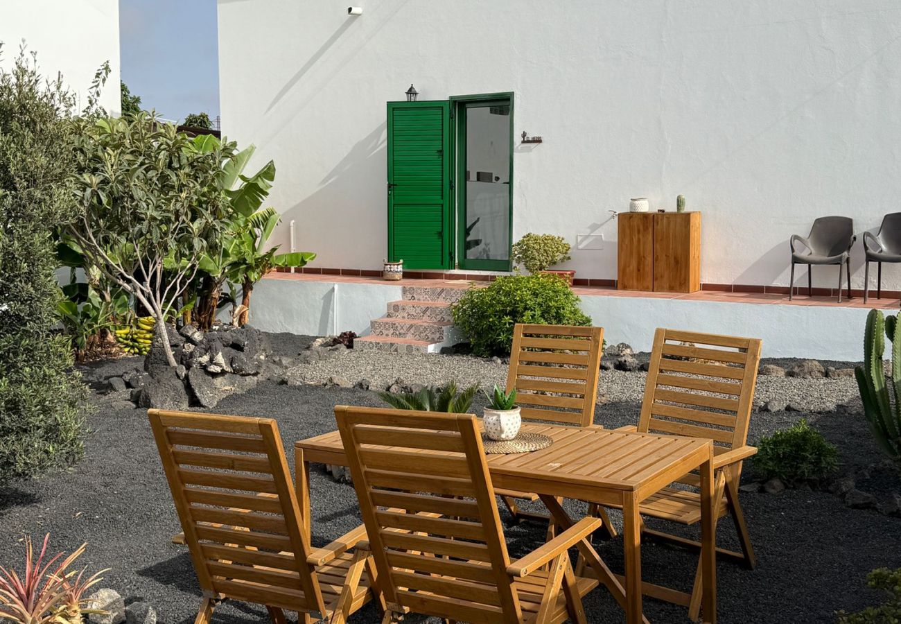 House in Tinajo - NoPasaNada: apartmento privado el Hierro, vistas al jardín