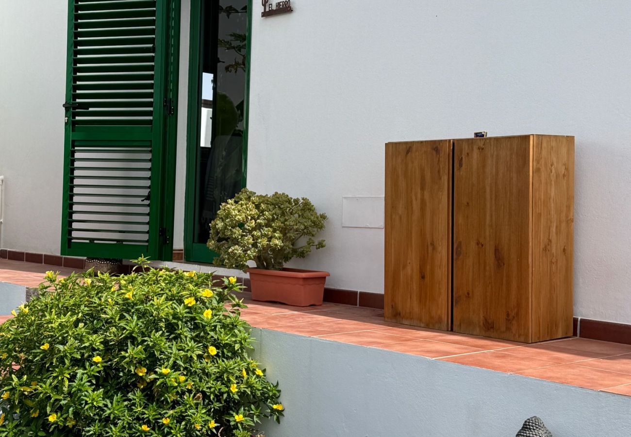 House in Tinajo - NoPasaNada: apartmento privado el Hierro, vistas al jardín