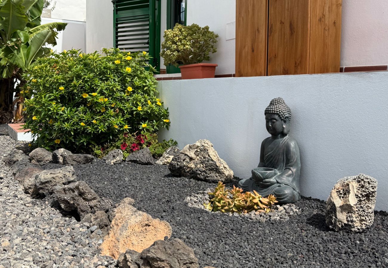 House in Tinajo - NoPasaNada: apartmento privado el Hierro, vistas al jardín