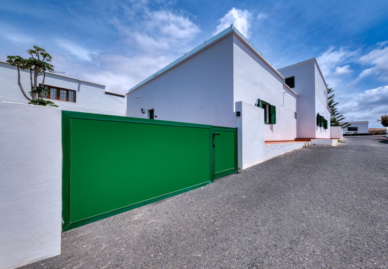 Rent by room in Tinajo - Casa NoPasaNada, estudio La Graciosa Sea View