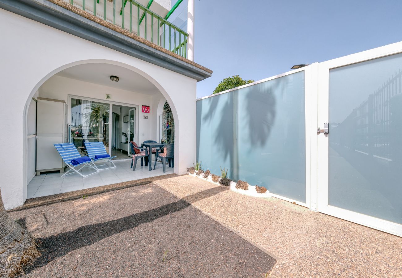 House in Puerto del Carmen - Eva Vacation Home Pool & Relax - Very close to the beach 