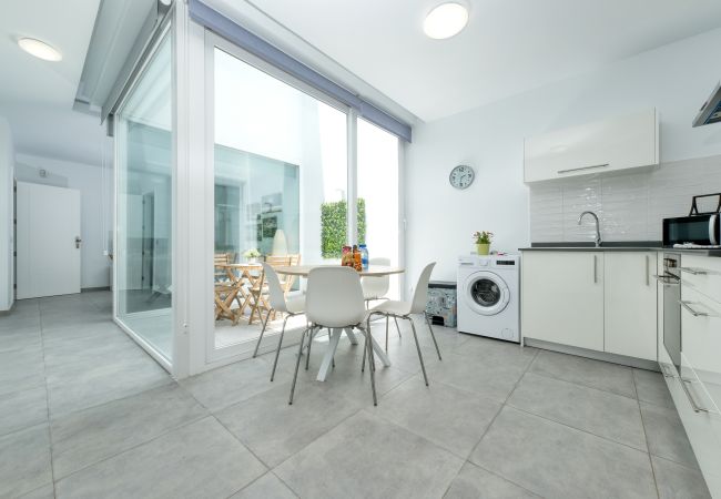House in  Famara - Karma Famara 2 -  25m from the beach, fast wifi and roof top terrace  House in  Famara - Karma Famara 2 -  25m from the beach, fast wifi and roof top terrace