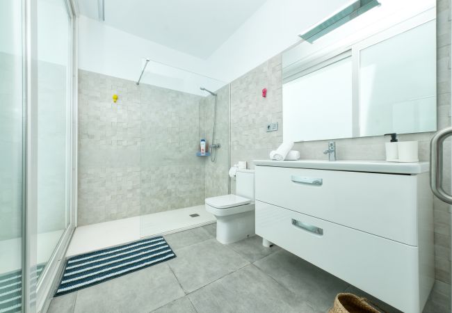 House in  Famara - Karma Famara 2 -  25m from the beach, fast wifi and roof top terrace  House in  Famara - Karma Famara 2 -  25m from the beach, fast wifi and roof top terrace