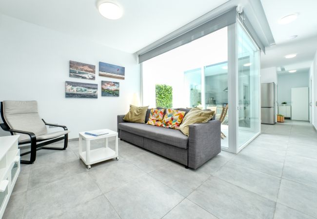 House in  Famara - Karma Famara 2 -  25m from the beach, fast wifi and roof top terrace  House in  Famara - Karma Famara 2 -  25m from the beach, fast wifi and roof top terrace