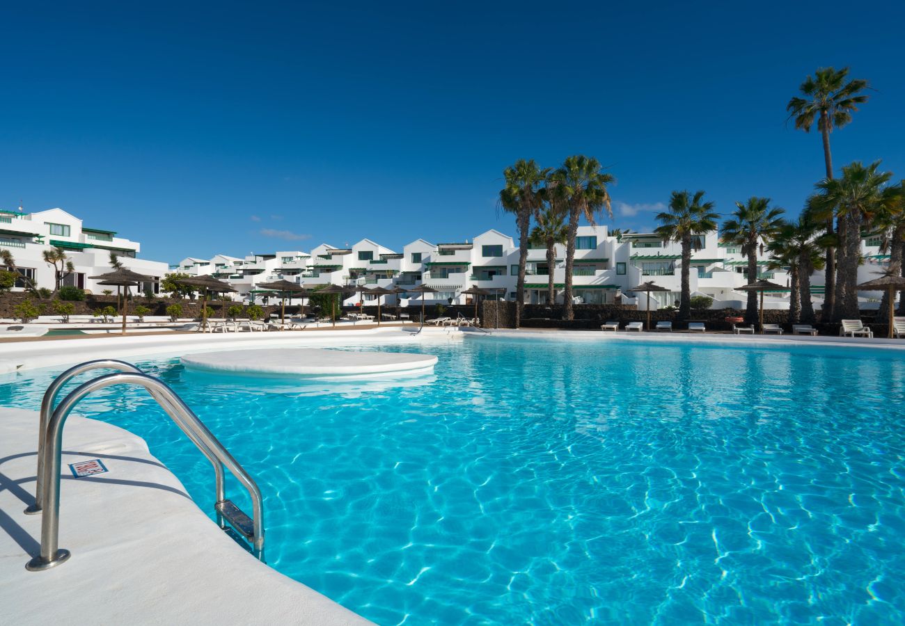 House in Costa Teguise - Balcon del Mar – Pool, Tennis Courts, Sea Access