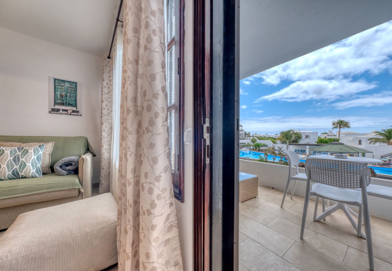 House in Costa Teguise - Casa La Arena - Pool View By LVH