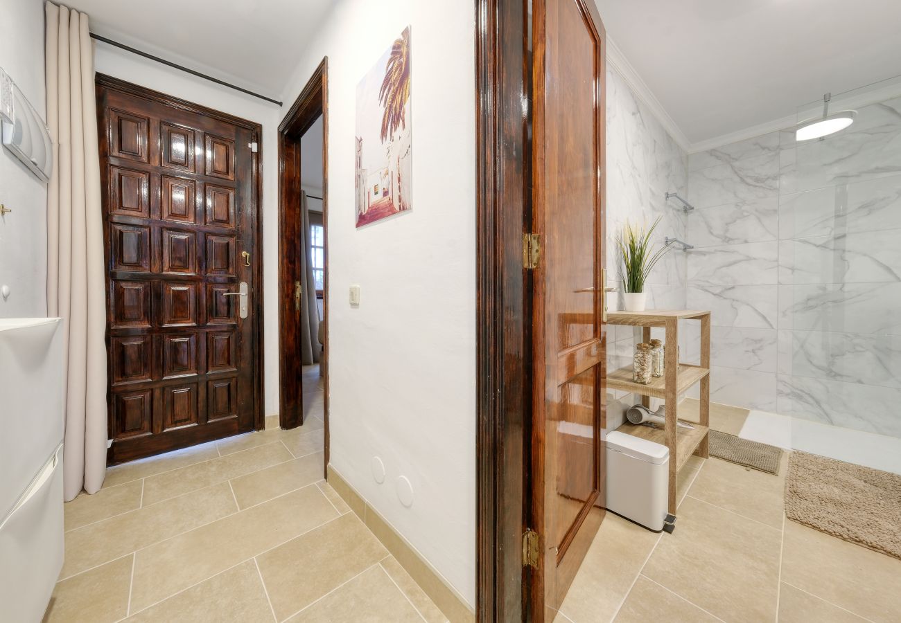 House in Costa Teguise - Casa La Arena - Pool View By LVH