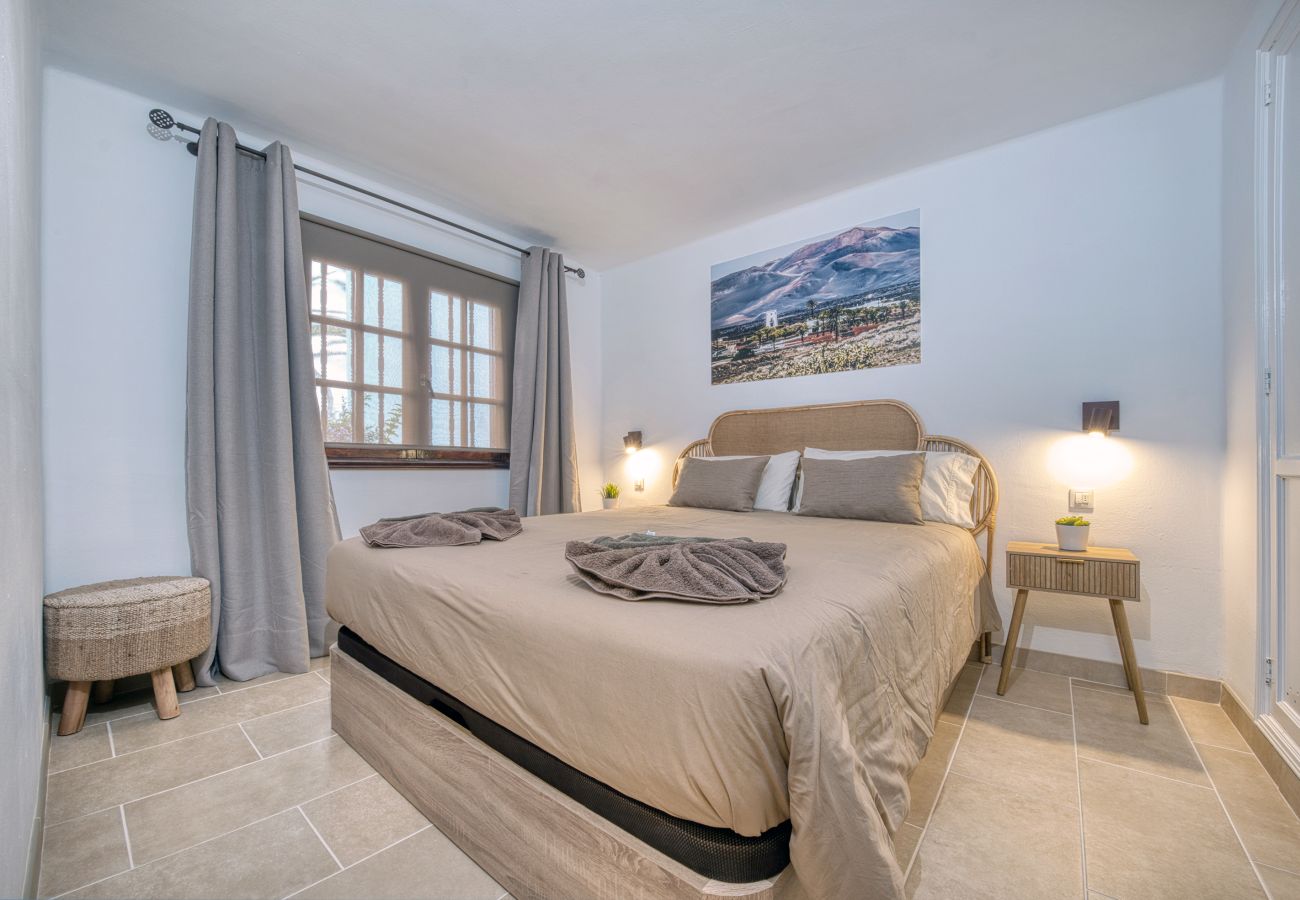 House in Costa Teguise - Casa La Arena - Pool View By LVH