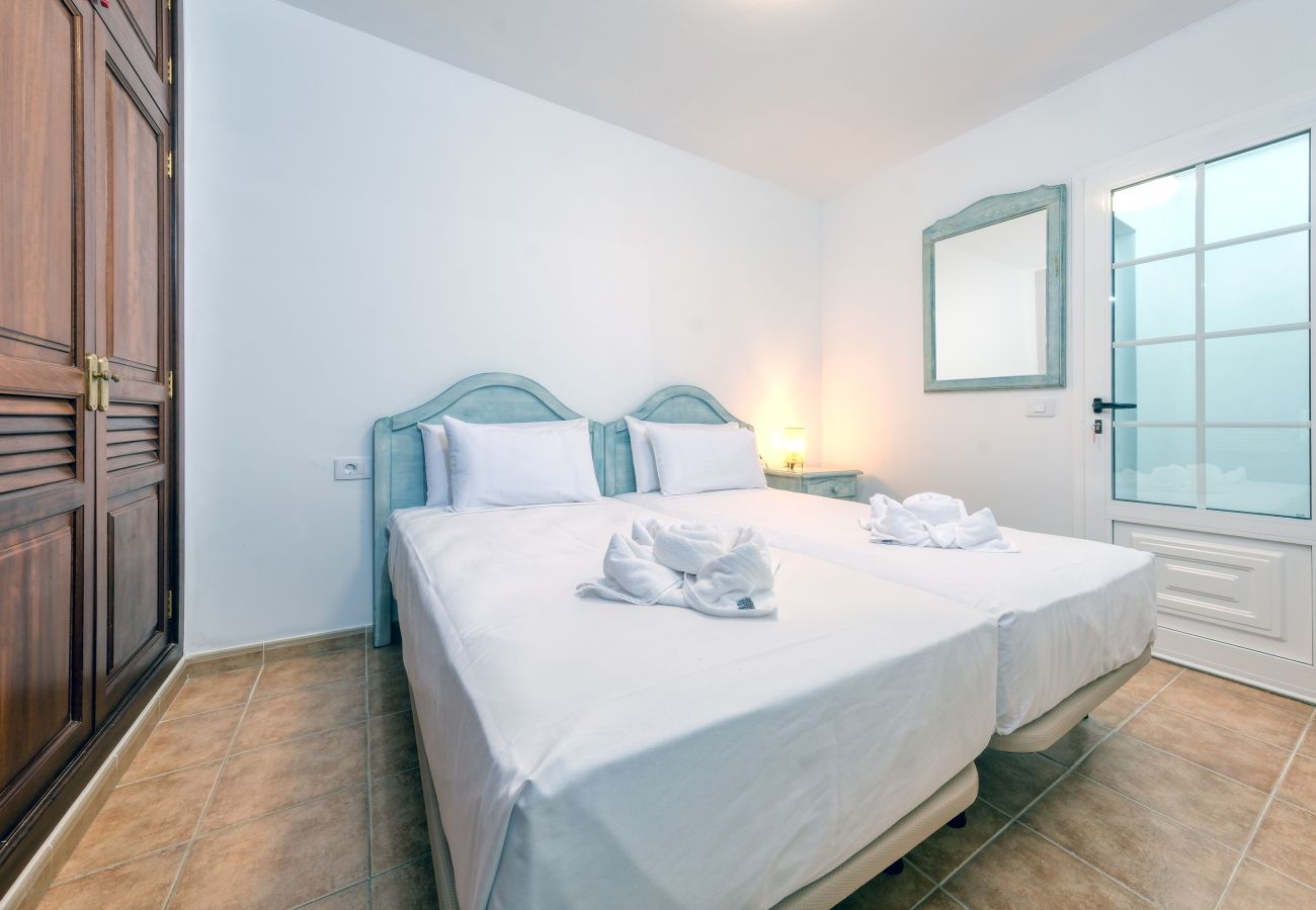 Apartment in Arrieta  - El Charcón A - 10 m to the beach By LVH