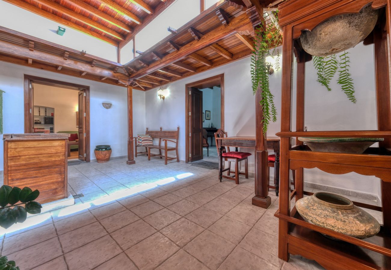 House in Tías - La Casucha - Typical Canarian House By LVH