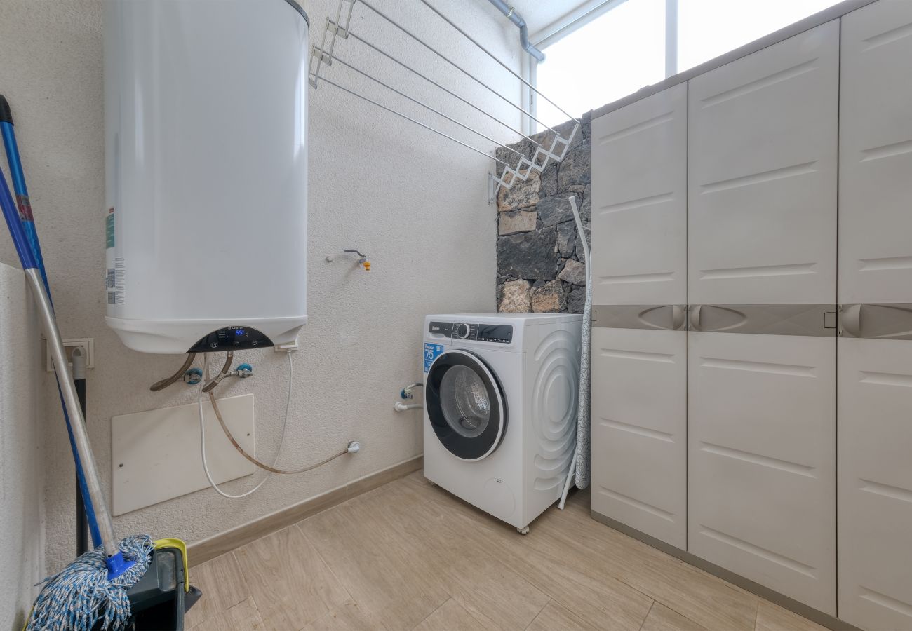 House in Costa Teguise - Casa Dang - 600M to the beach By LVH