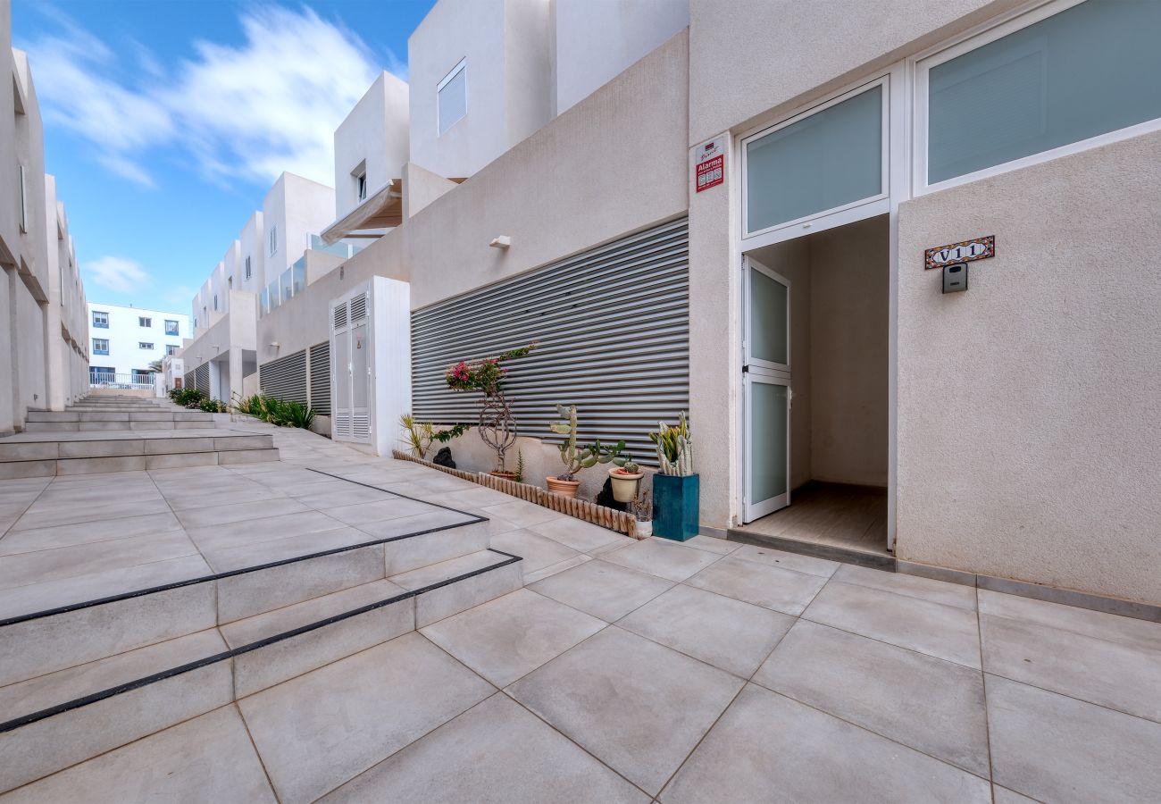 House in Costa Teguise - Casa Dang - 600M to the beach By LVH