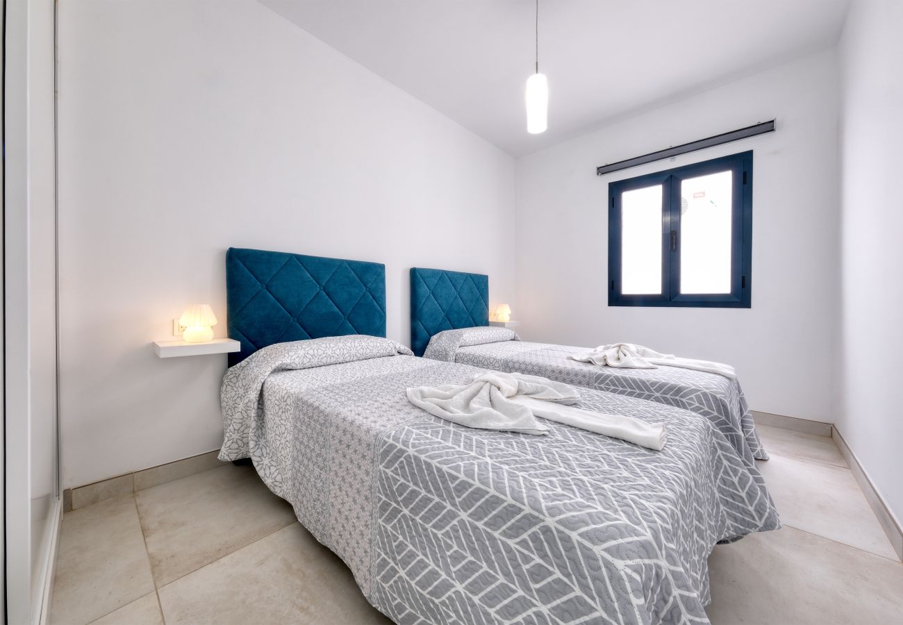 House in Tinajo - House La Santa - 400M to the Beach By LVH