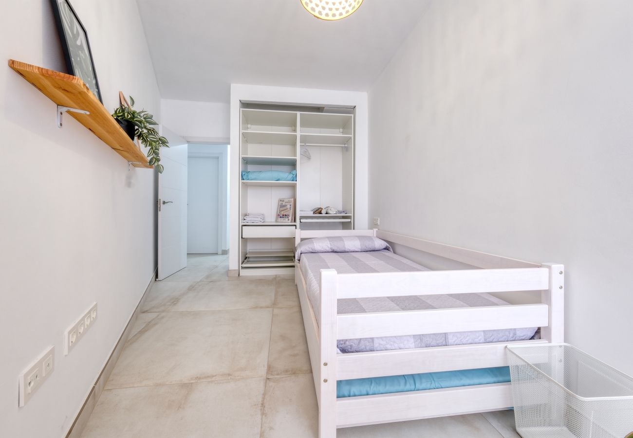 House in Tinajo - House La Santa - 400M to the Beach By LVH