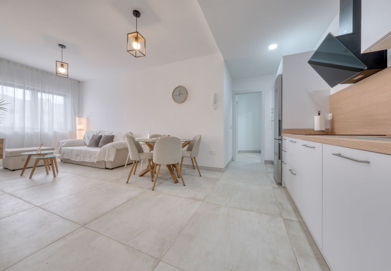 House in Tinajo - House La Santa - 400M to the Beach By LVH