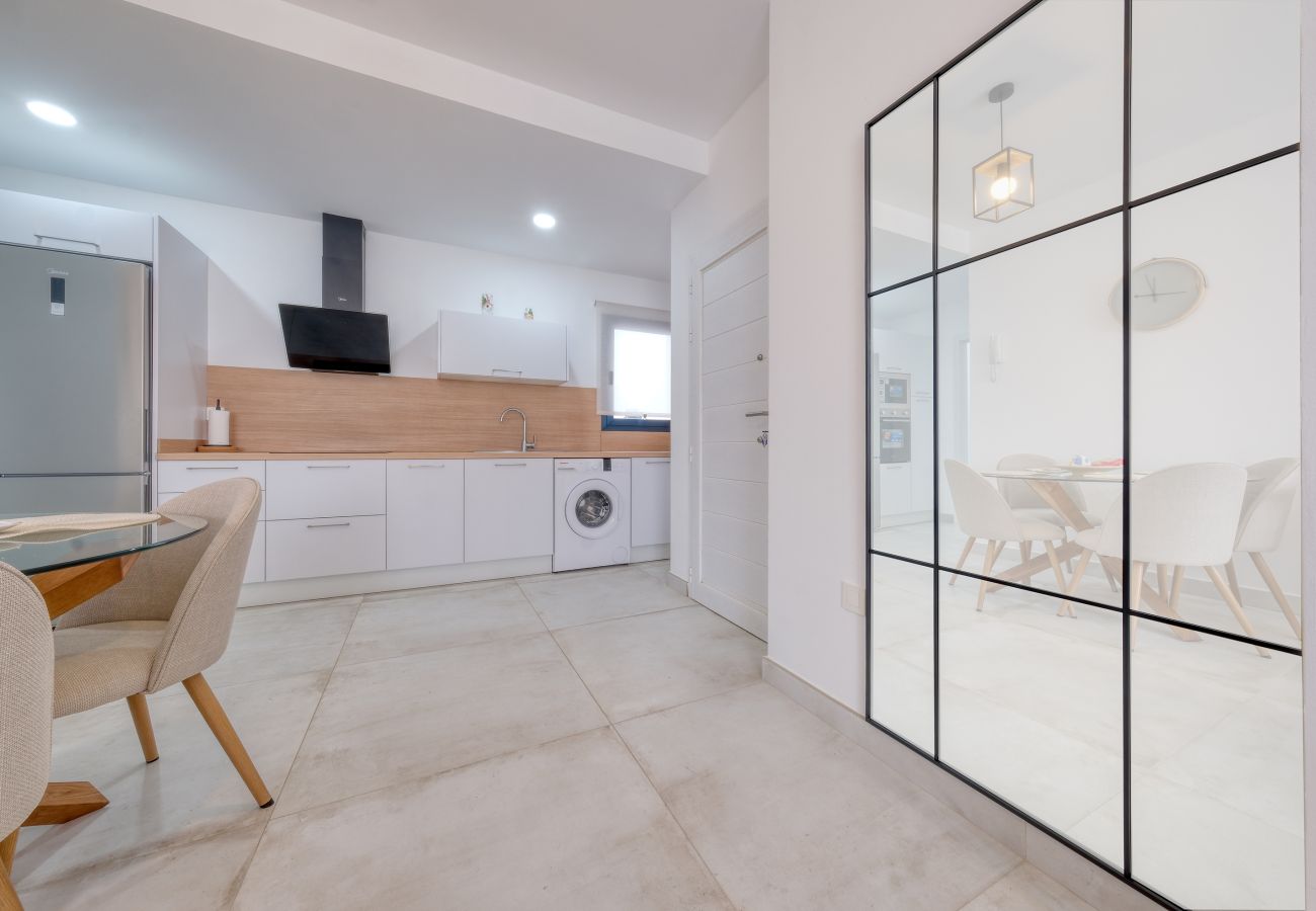 House in Tinajo - House La Santa - 400M to the Beach By LVH