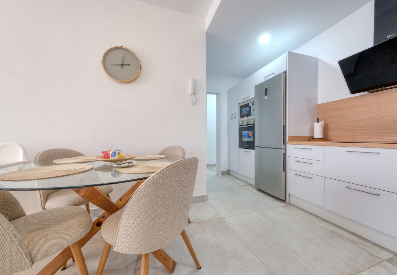 House in Tinajo - House La Santa - 400M to the Beach By LVH