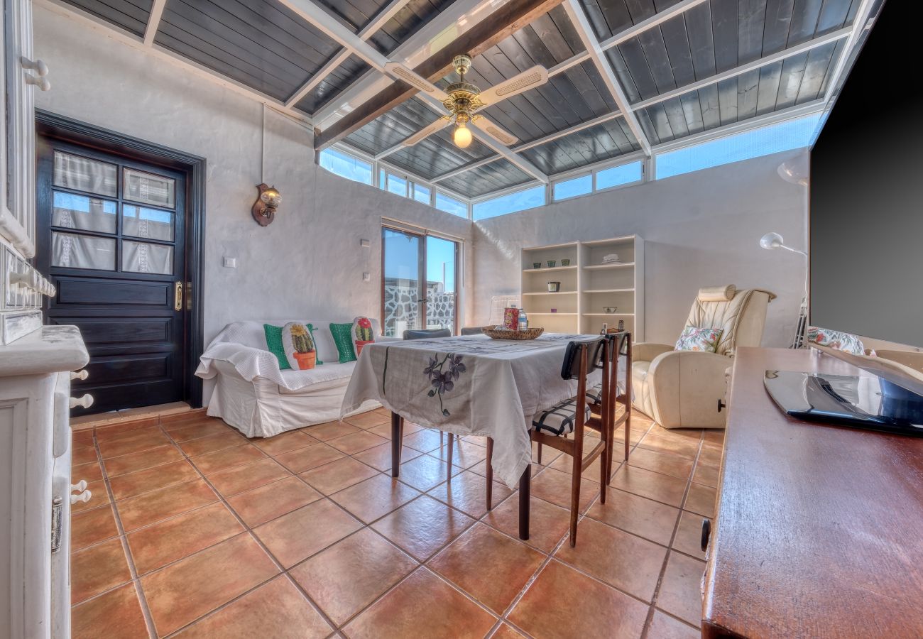 Apartment in San Bartolome - Casa El Islote - Apartamento 1 Derecha By LVH