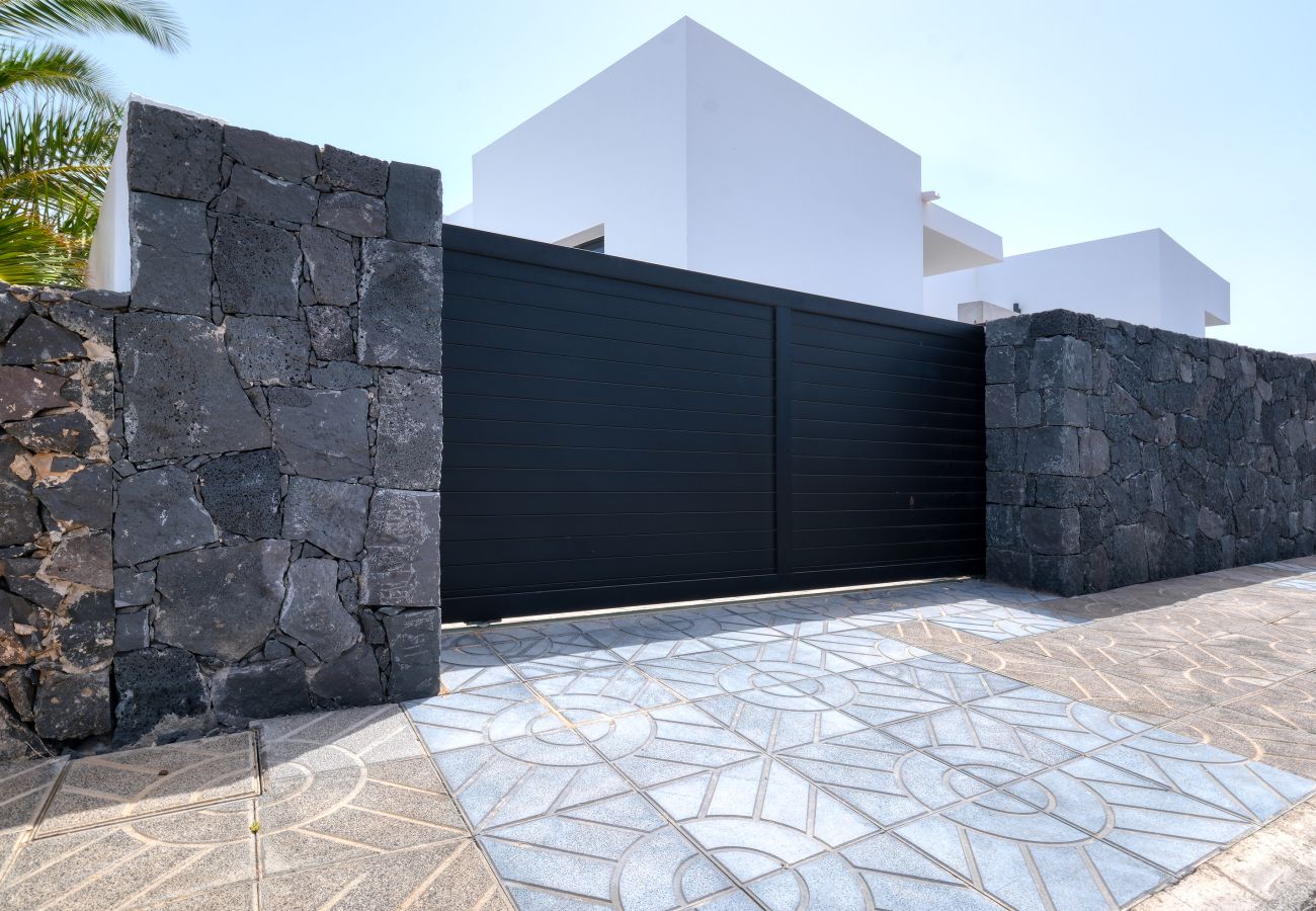 Apartment in Puerto Calero - Luxury  White House Apartment