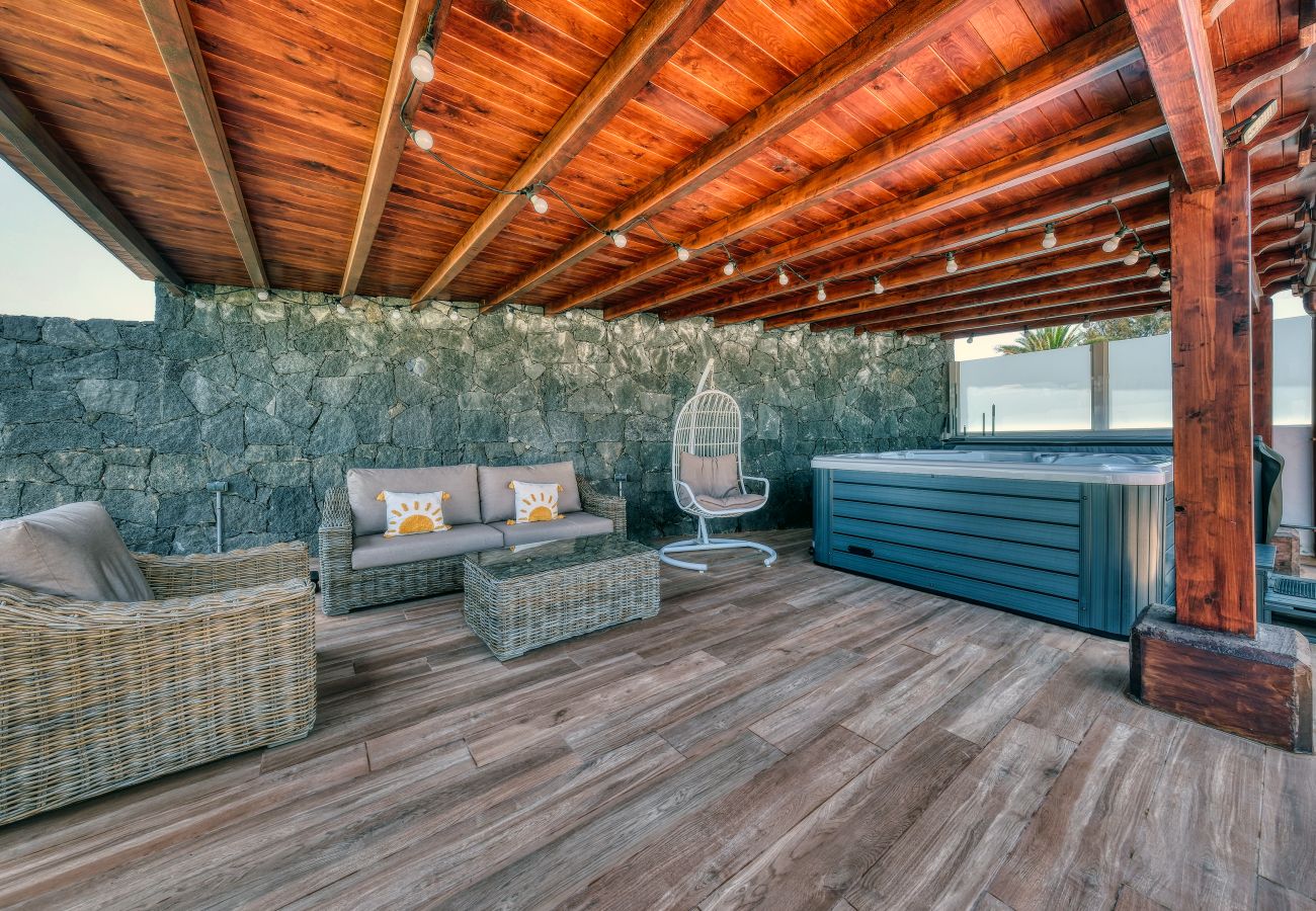House in Playa Blanca - Villa Los Yeyos • Ocean view • Pool • BBQ • Billar