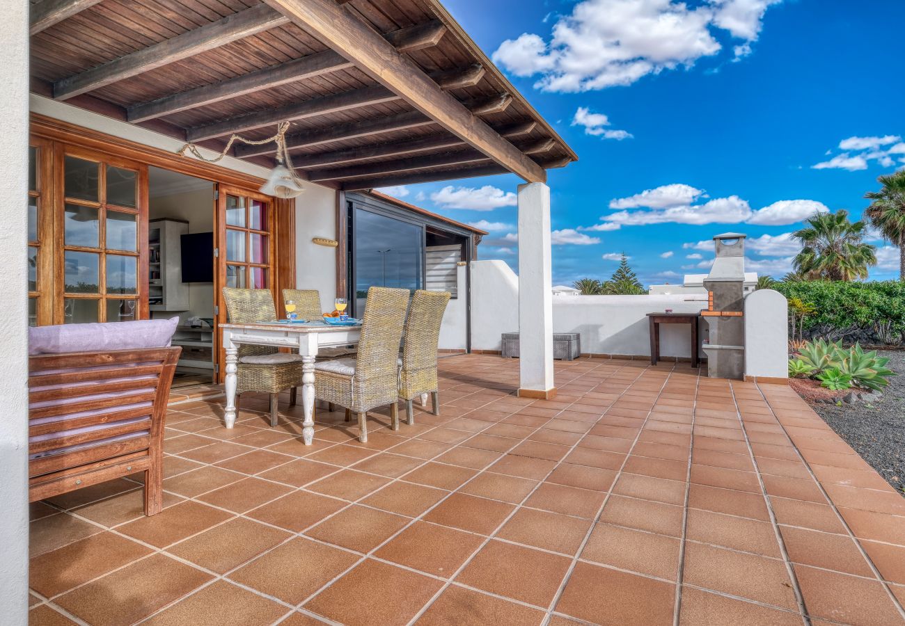 House in Playa Blanca - Villa Montaña Roja