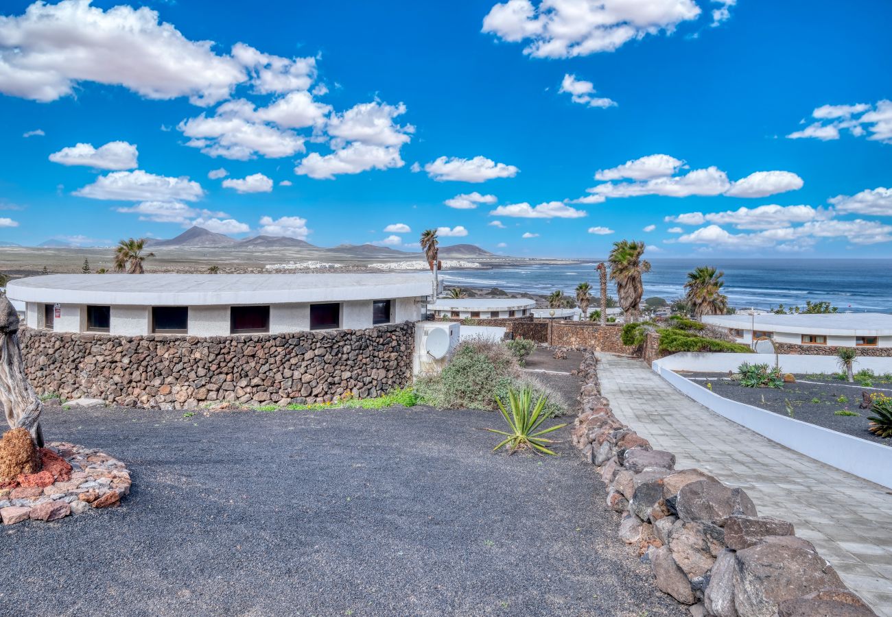 House in  Famara - Famara Mar 122 • Ocean views • Beach 2 min • LVH