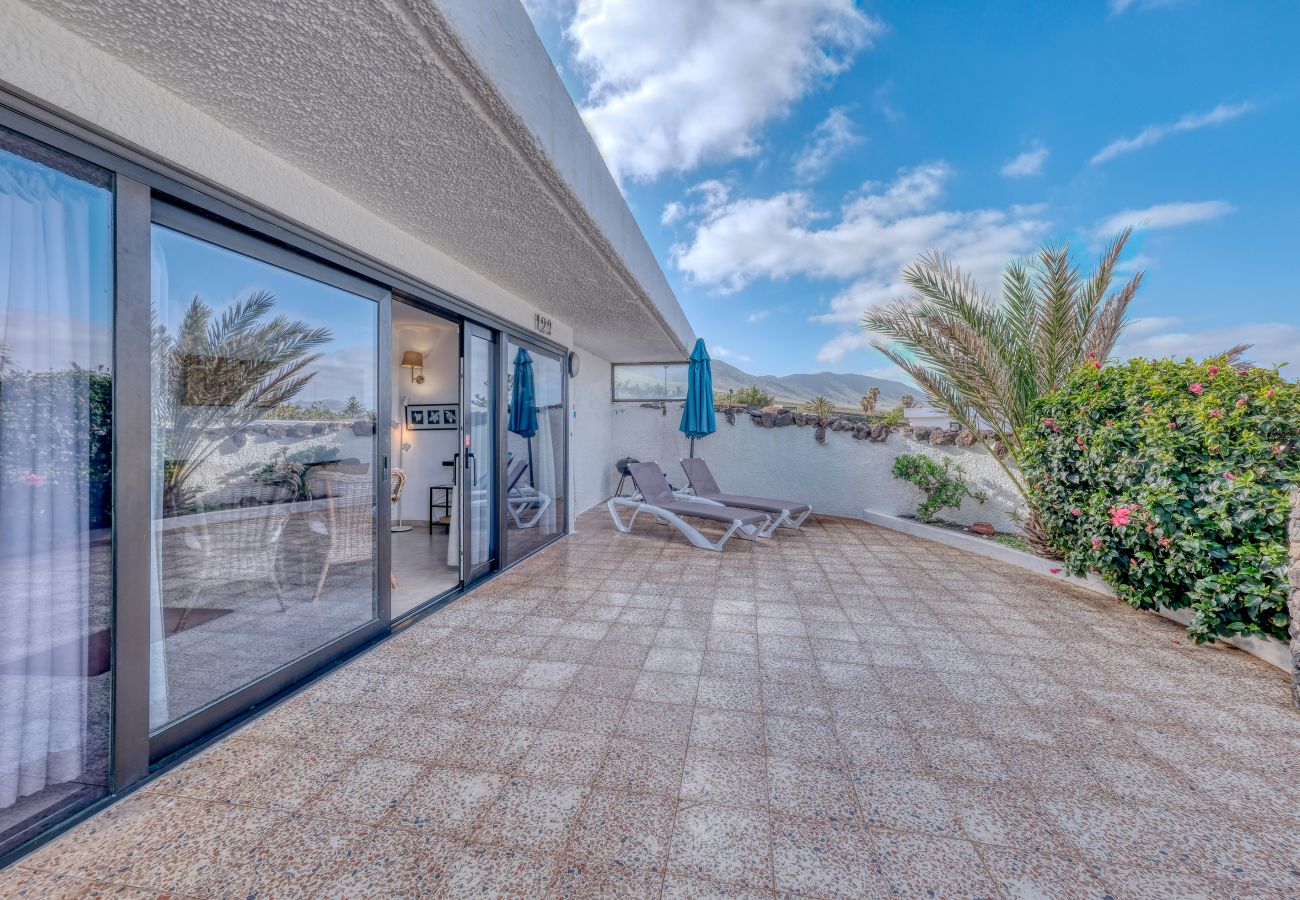 House in  Famara - Famara Mar 122 • Ocean views • Beach 2 min • LVH