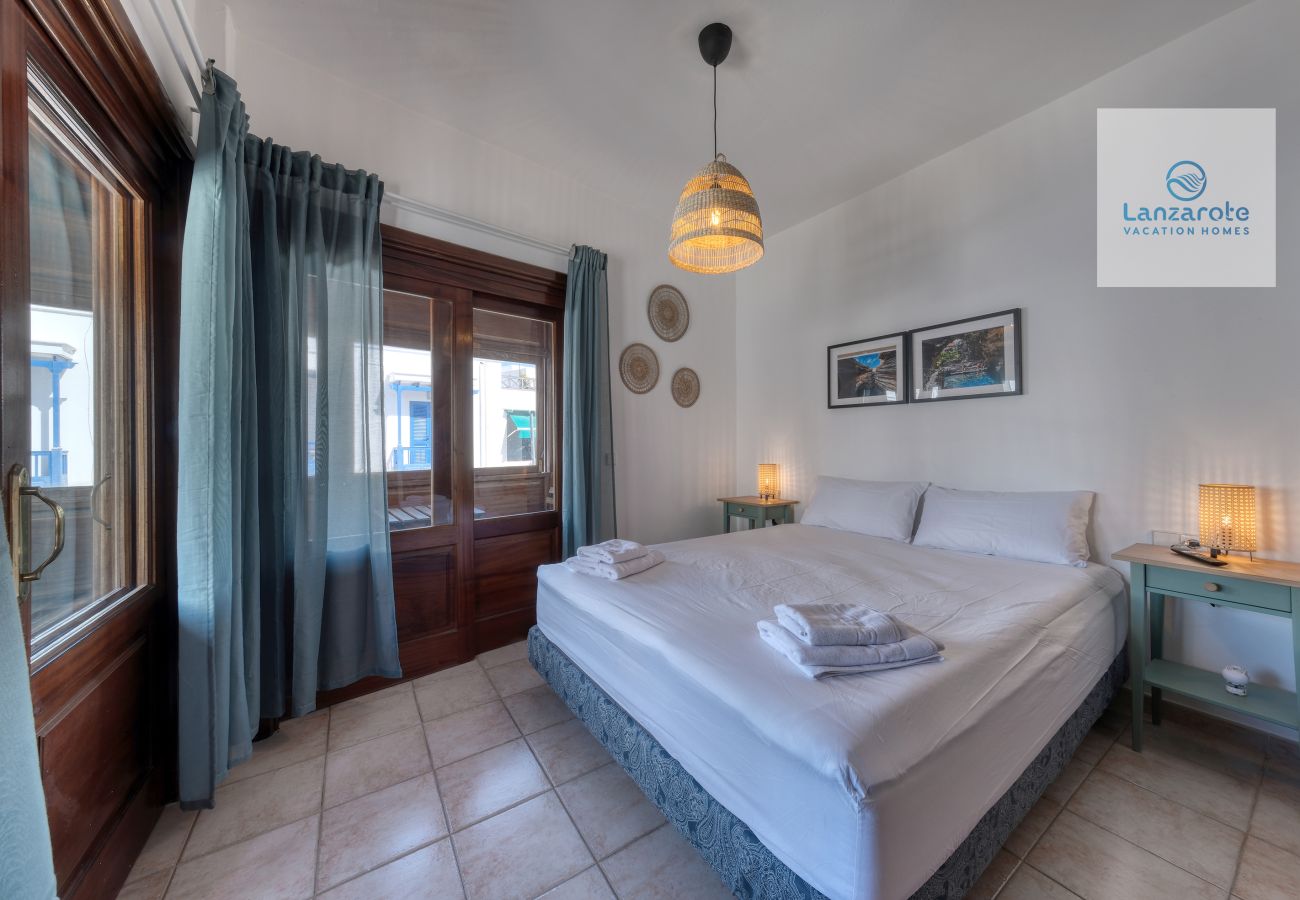 Apartment in Playa Blanca - Casa Bonica • Ocean Views • Beach 2 min • LVH