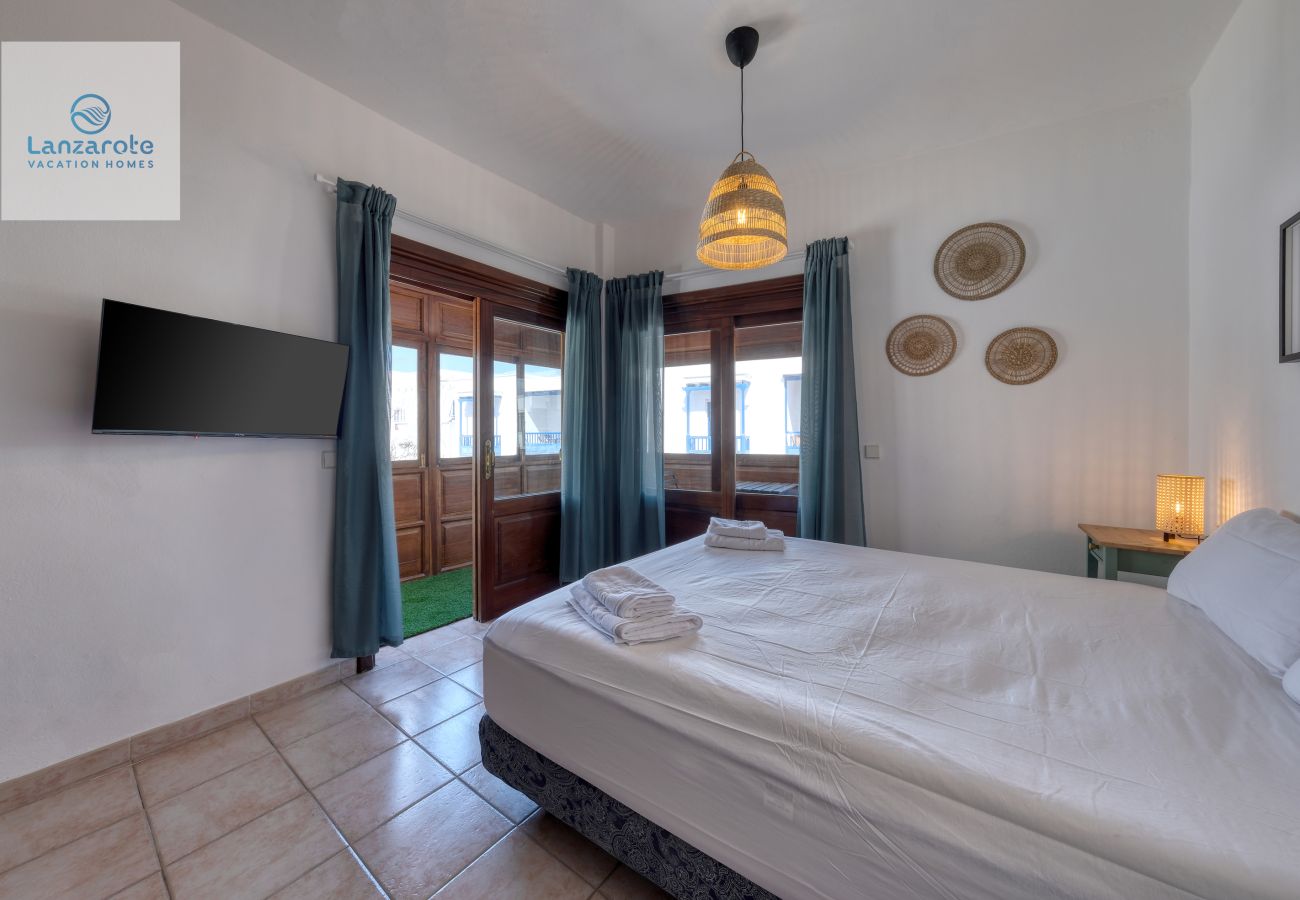 Apartment in Playa Blanca - Casa Bonica • Ocean Views • Beach 2 min • LVH