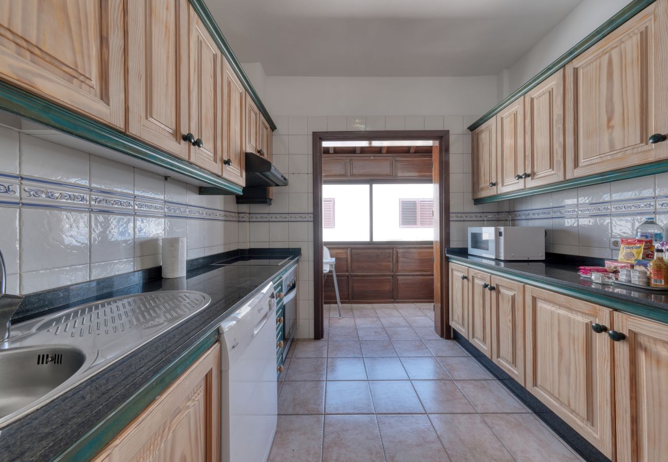 Apartment in Playa Blanca - Casa Bonica • Ocean Views • Beach 2 min • LVH