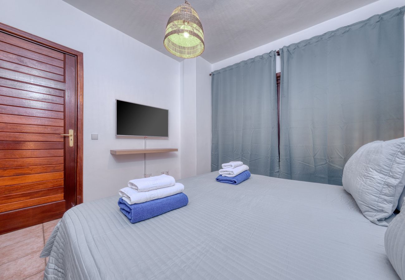 Apartment in Playa Blanca - Casa Bonica • Ocean Views • Beach 2 min • LVH