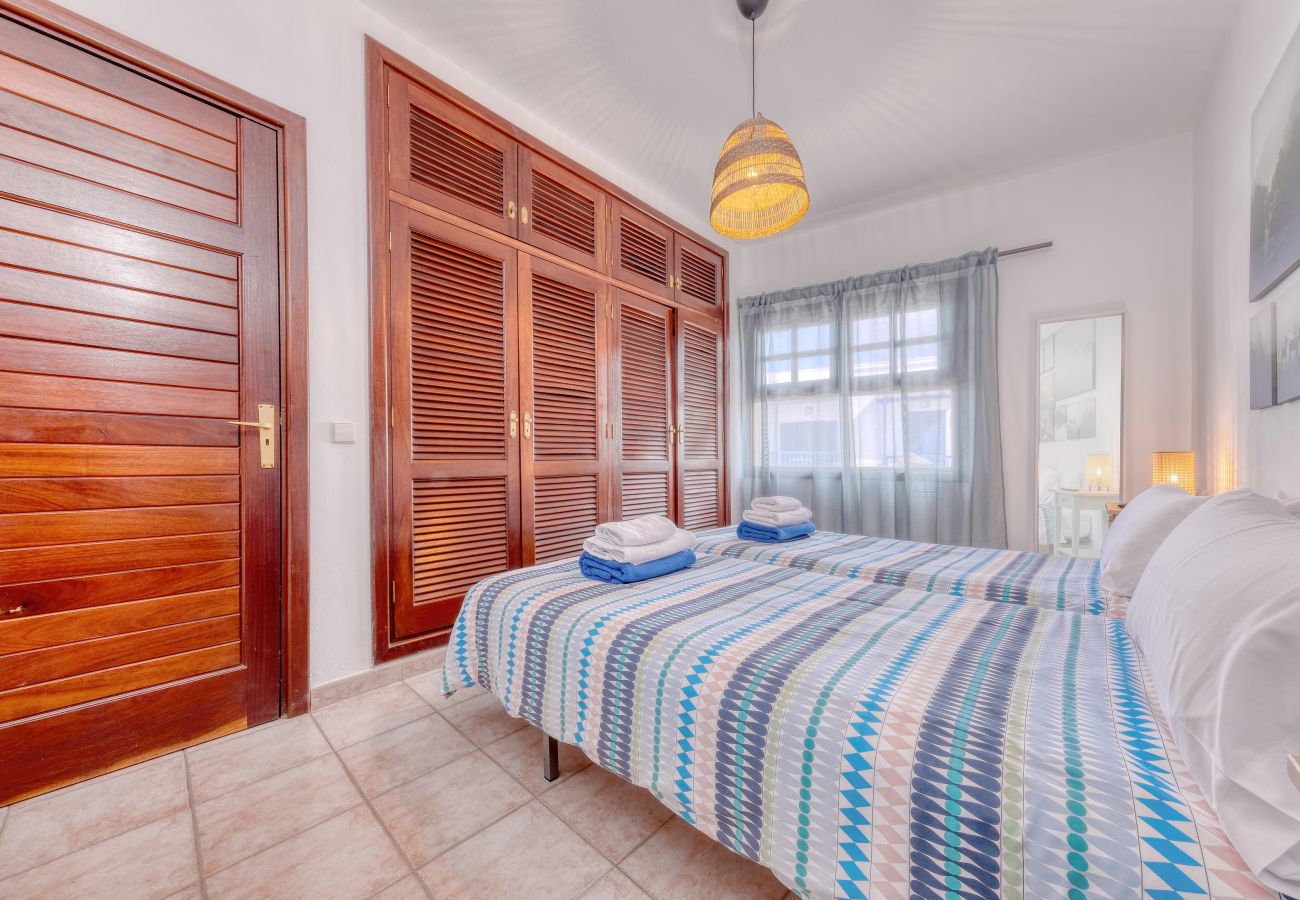 Apartment in Playa Blanca - Casa Bonica • Ocean Views • Beach 2 min • LVH