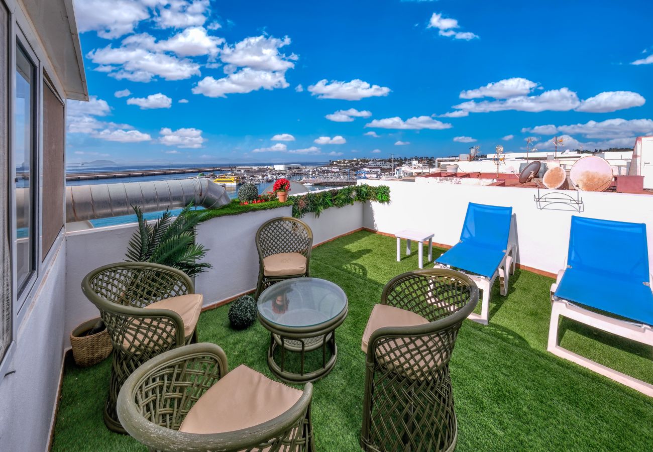 Apartment in Playa Blanca - Casa Bonica • Ocean Views • Beach 2 min • LVH