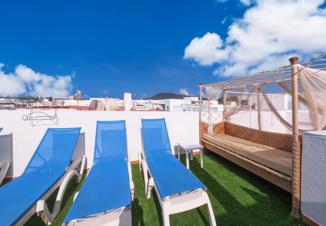 Apartment in Playa Blanca - Casa Bonica • Ocean Views • Beach 2 min • LVH