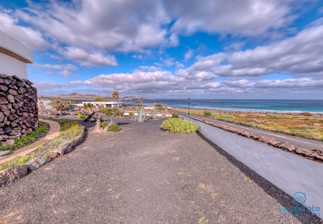 House in  Famara - Casa Buenavista 127- Pool- Sea View- LVH