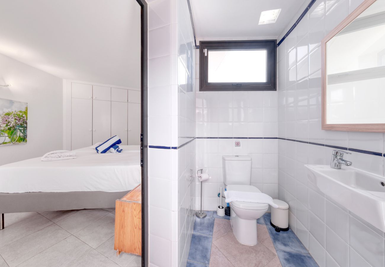 Apartment in  Famara - Canary Soul • Ocean views • Playa a 2 min • LVH