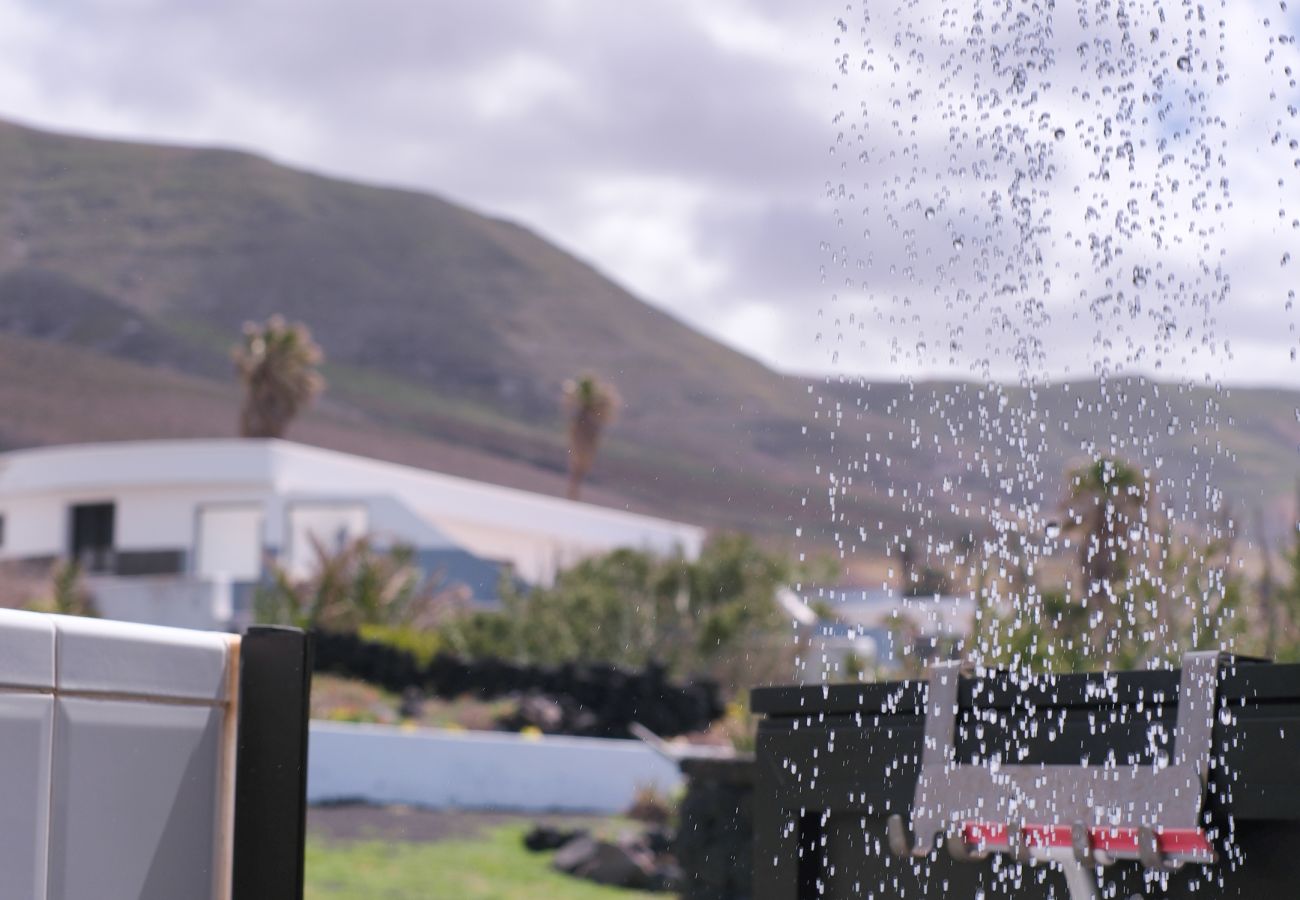 Apartment in  Famara - Canary Soul • Ocean views • Playa a 2 min • LVH