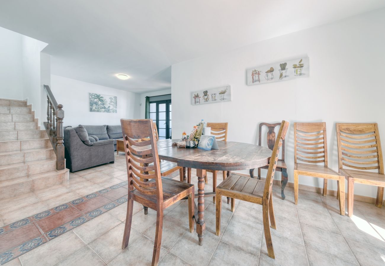 House in Puerto del Carmen - Villa El Rincón • Pool & BBQ • Beach 5 min • LVH