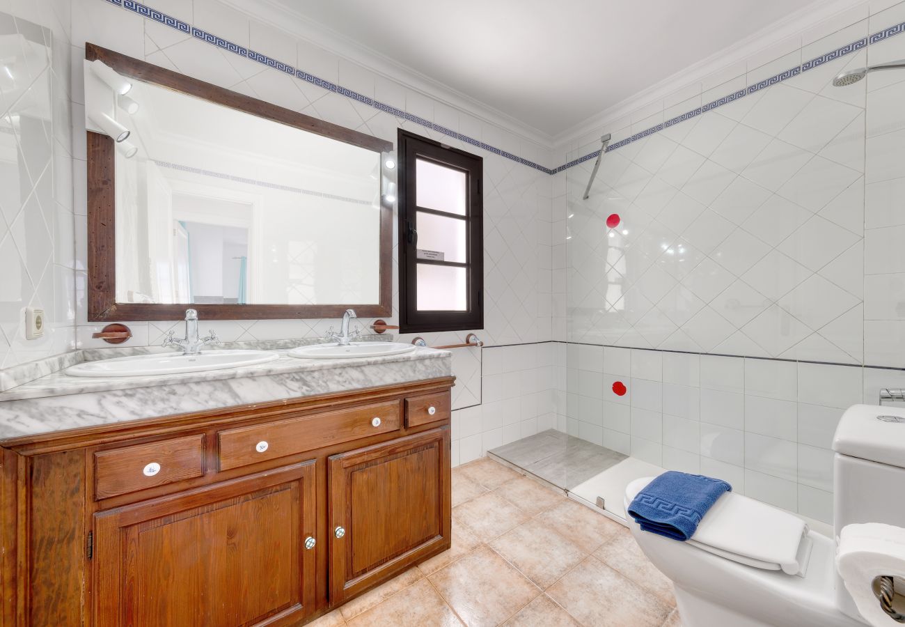 House in Puerto del Carmen - Villa El Rincón • Pool & BBQ • Beach 5 min • LVH