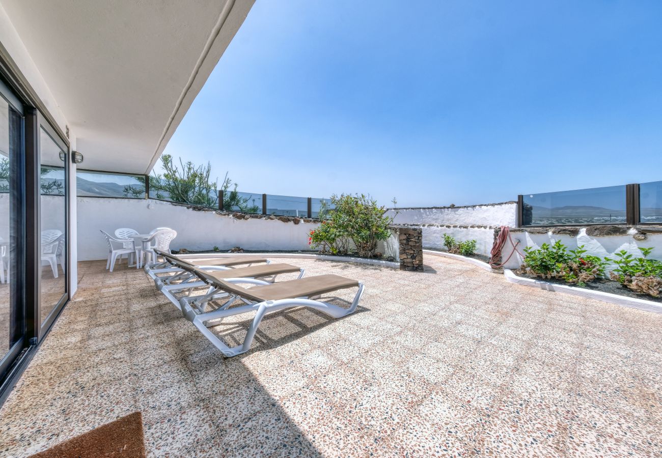 House in  Famara - Bungalow Famara 38- Olas del Risco