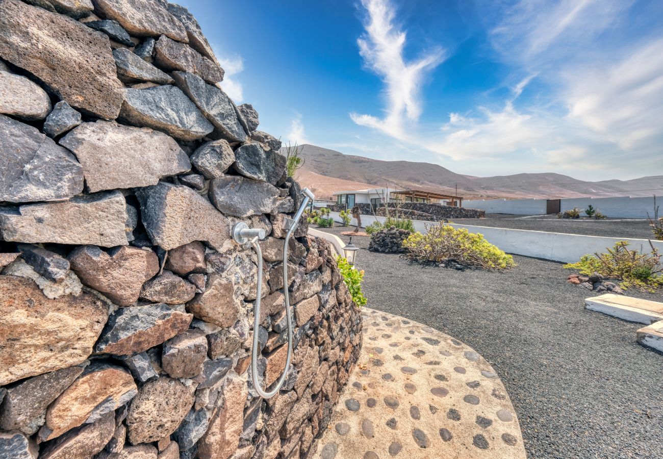 House in  Famara - Bungalow Famara 38- Olas del Risco