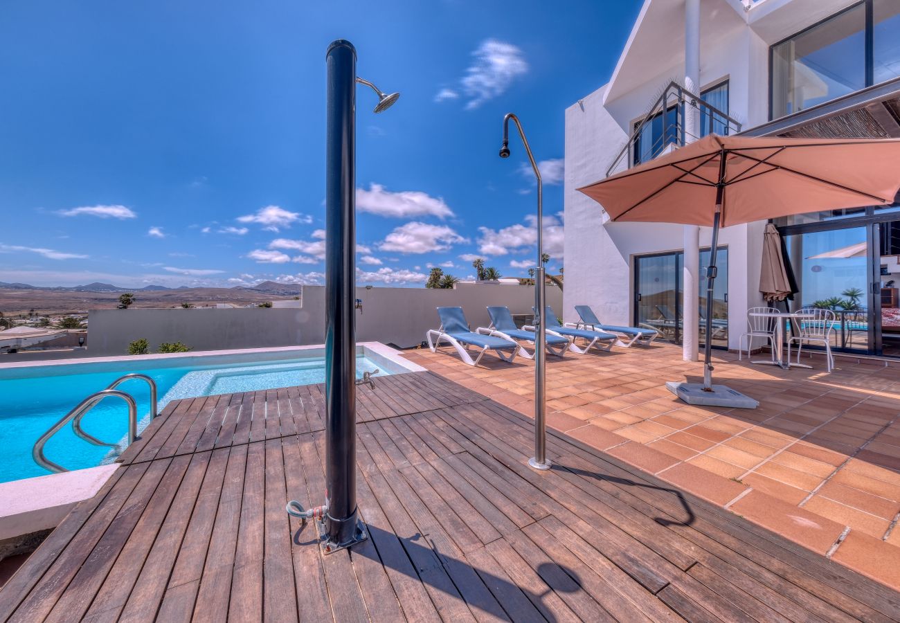 Villa in Nazaret - Villa El Erizo by Lanzarote Vacation Homes