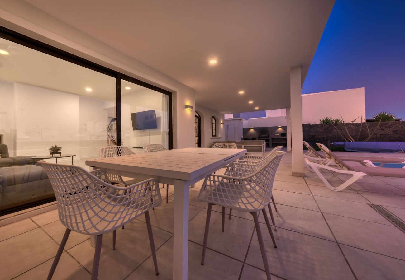 House in Playa Blanca - Casa Malvasía • Pool • 900M from the beach • LVH