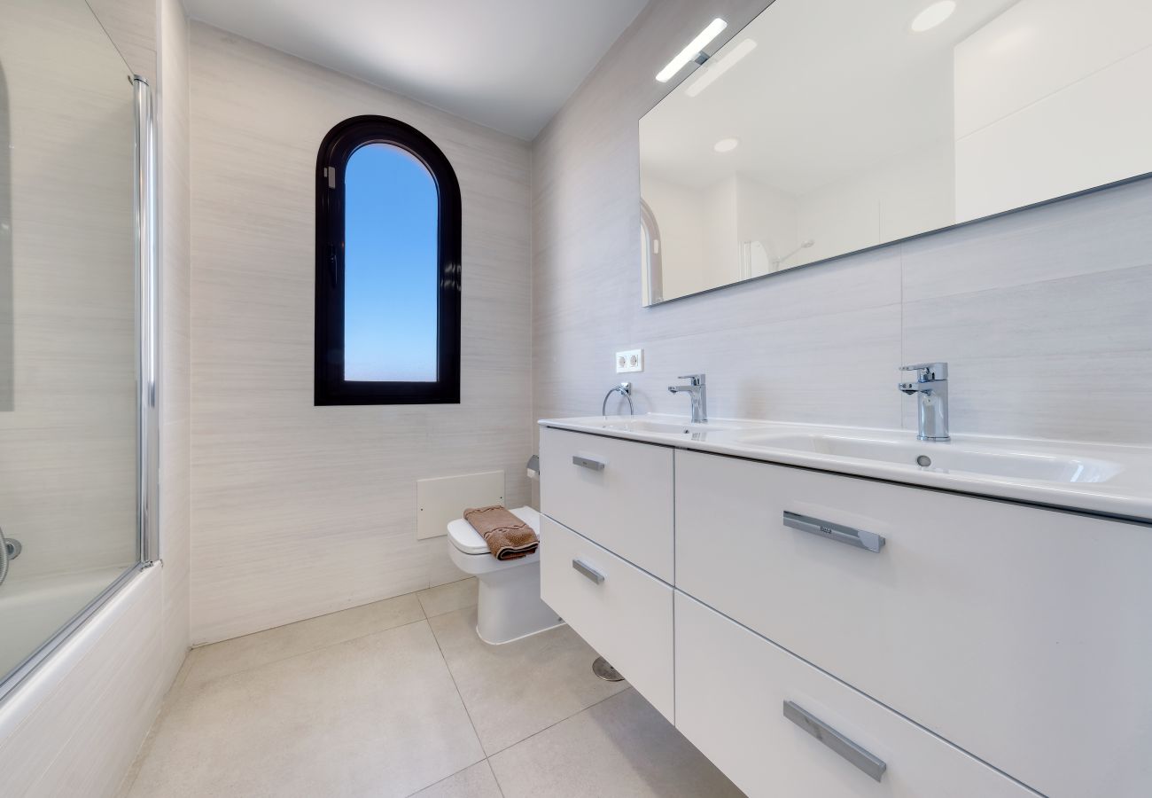 House in Playa Blanca - Casa Malvasía • Pool • 900M from the beach • LVH