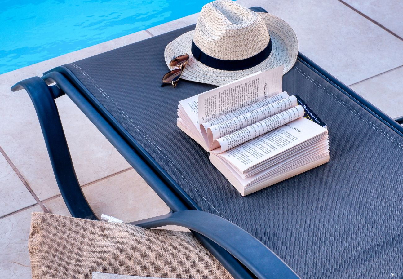 House in Playa Blanca - Casa Malvasía • Pool • 900M from the beach • LVH